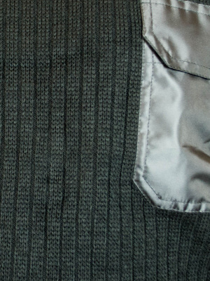 Свитер черный